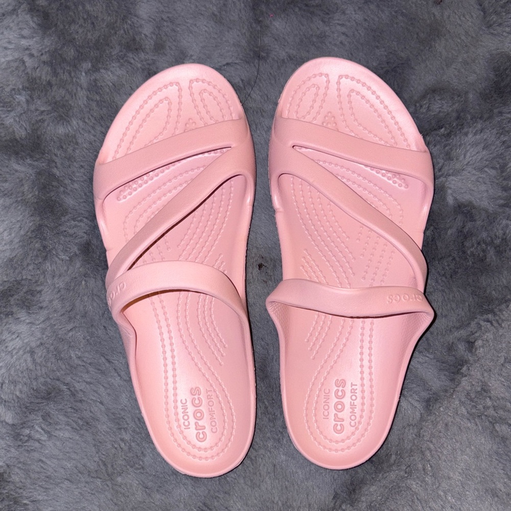 CROCS Women’s Light Pink Sandals Size C8 (READ DESCRIPTION)